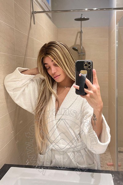 Foto selfie di Sofia Rabello trans Milano