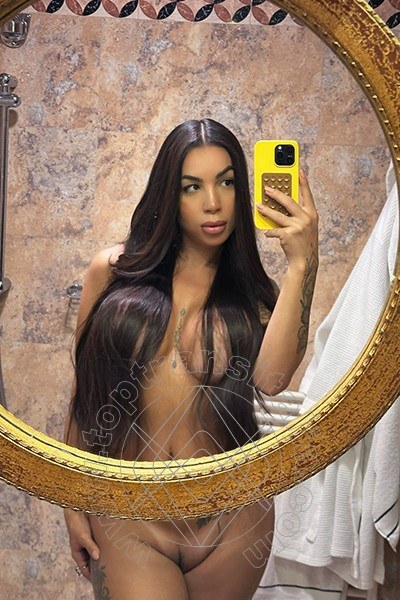 Foto selfie 3 di Alícia Lins trans Milano
