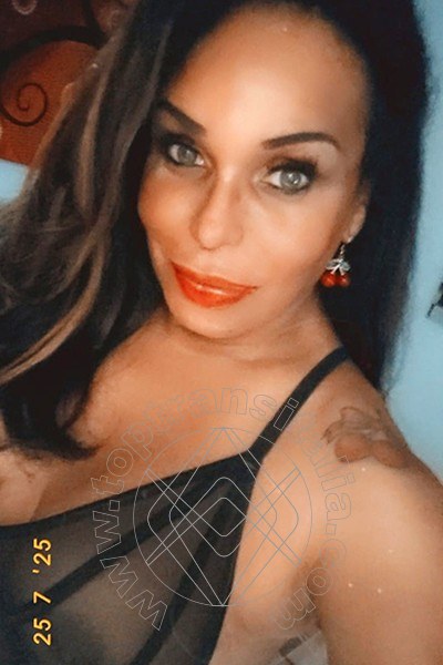 Foto selfie 2 di Amanda Lya trans Perugia