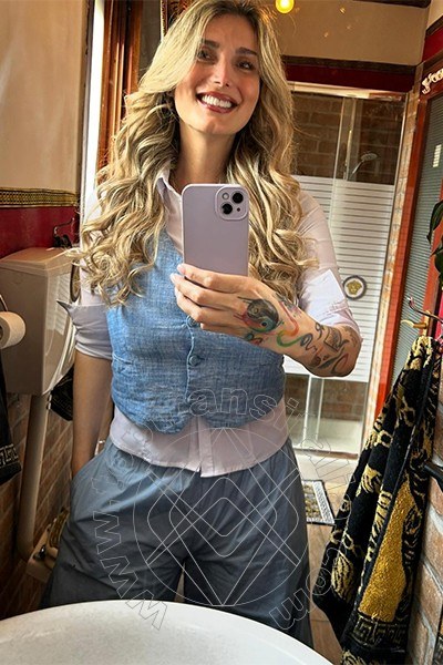 Foto selfie 3 di Sarah Herrera trans Viterbo